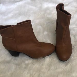 Old navy ankle boots size 10